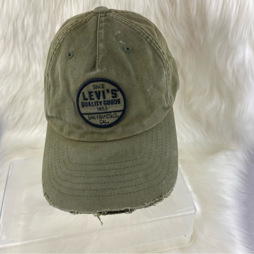 LEVI’S DISTRESS HAT
